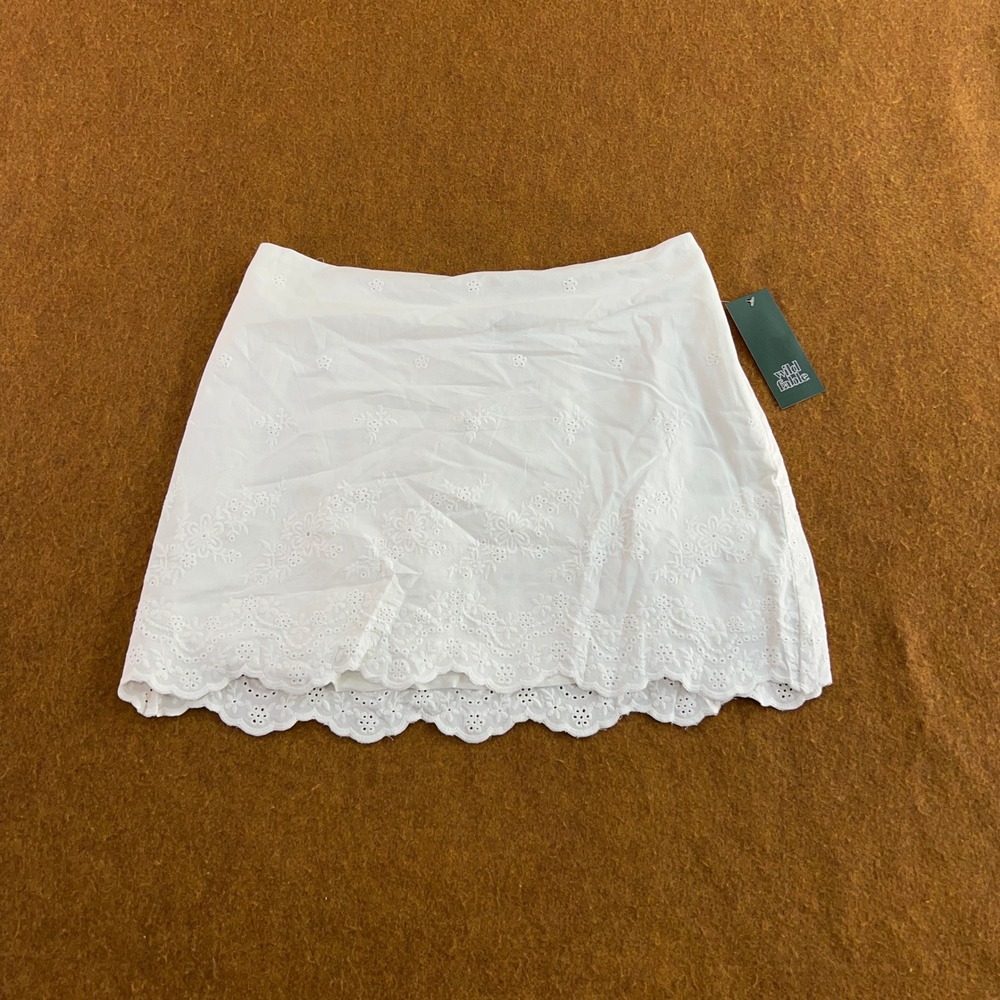 Wild Fable Womens XS White Eyelet Embroidered Scalloped Hem Mini Skirt NWT